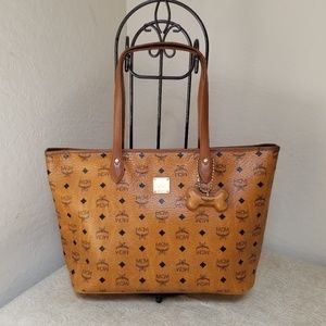 mcm bag zipper